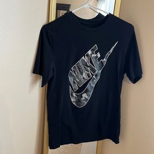 Nike tee